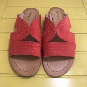 Indigo Rd. Tomato red-orange, faux-suede slides, 7 1/2 M